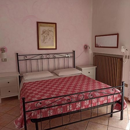 Agriturismo La Quiete Roncofreddo Стая снимка