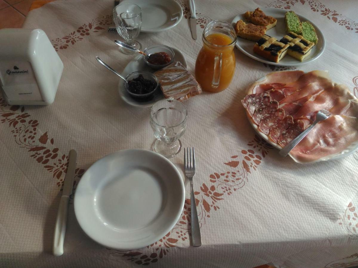 Agriturismo La Quiete Roncofreddo Екстериор снимка